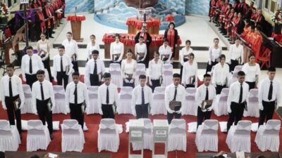 Pendidikan Katekisasi Setahun, 26 Anggota Sidi Baru GPI Elim Jayapura Diteguhkan