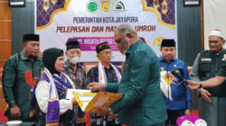 Bersama PT Wisata Religi Baitullah, Pemkot Jayapura Lepas 103 Jamaah Umroh dan Manasik Haji