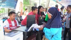 Antusias Warga Urus Dokumen Kependudukan Warnai Pencanangan HUT Ke-81 RI di Jayapura